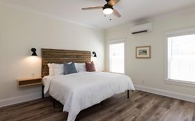Pinewood 102 Inn At Old Beach